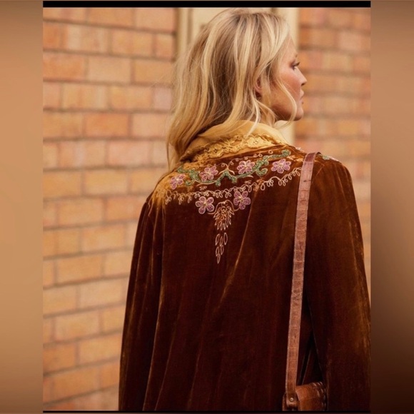 Chasing Unicorns Black Magic Woman Velvet Jacket Toffee Size S - Picture 3 of 11